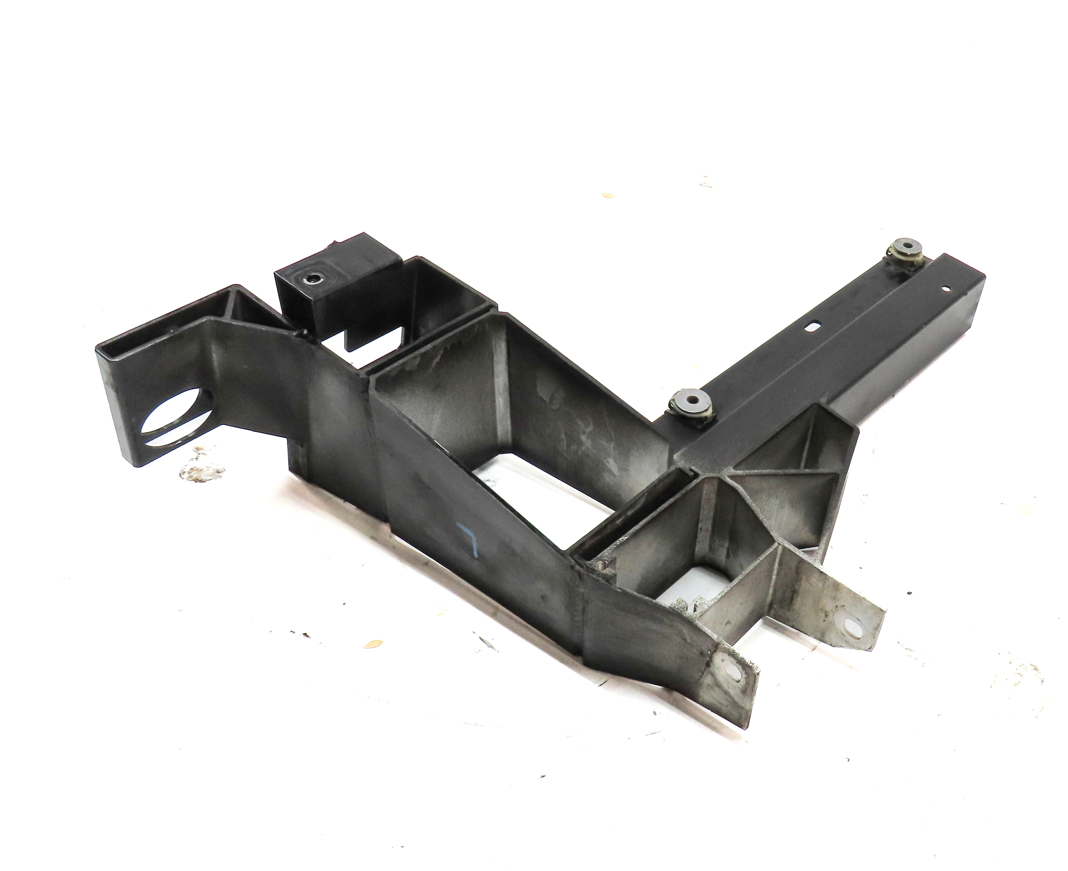 2015 BMW X4 (F26) FRONT LEFT DRIVER HEADLIGHT SUPPORT MOUNT MOUNTING BRACKET — exact item pictured